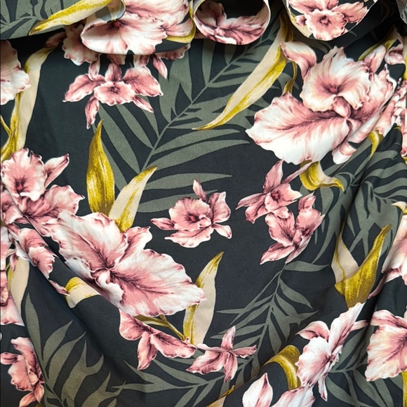 Floral Ruffle bathing suit - Picture 2 of 3